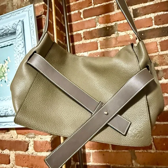 Loewe Puzzle Messenger Bag– Pebbled Calfskin | Made in Spain | Dust Bag Included - Picture 1 of 16